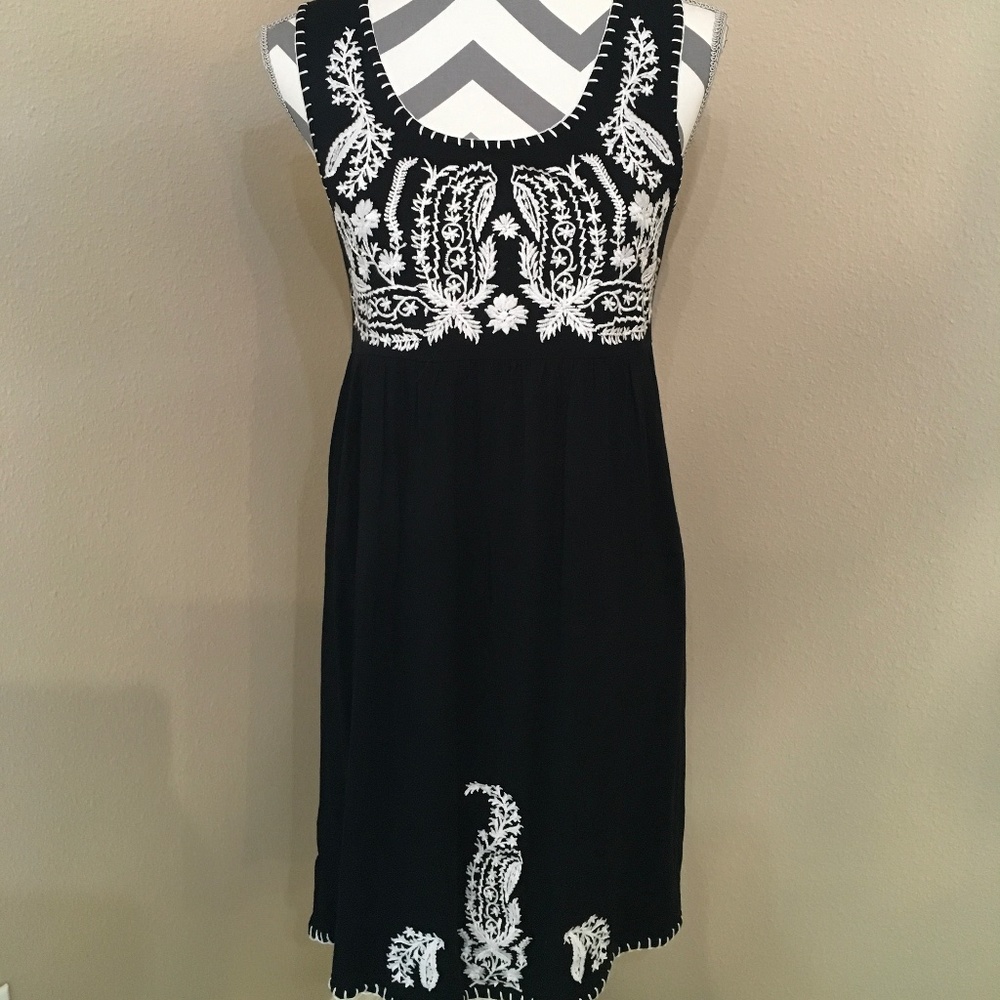 Even Black Sleeveless Embroidered Dress NWT Medium